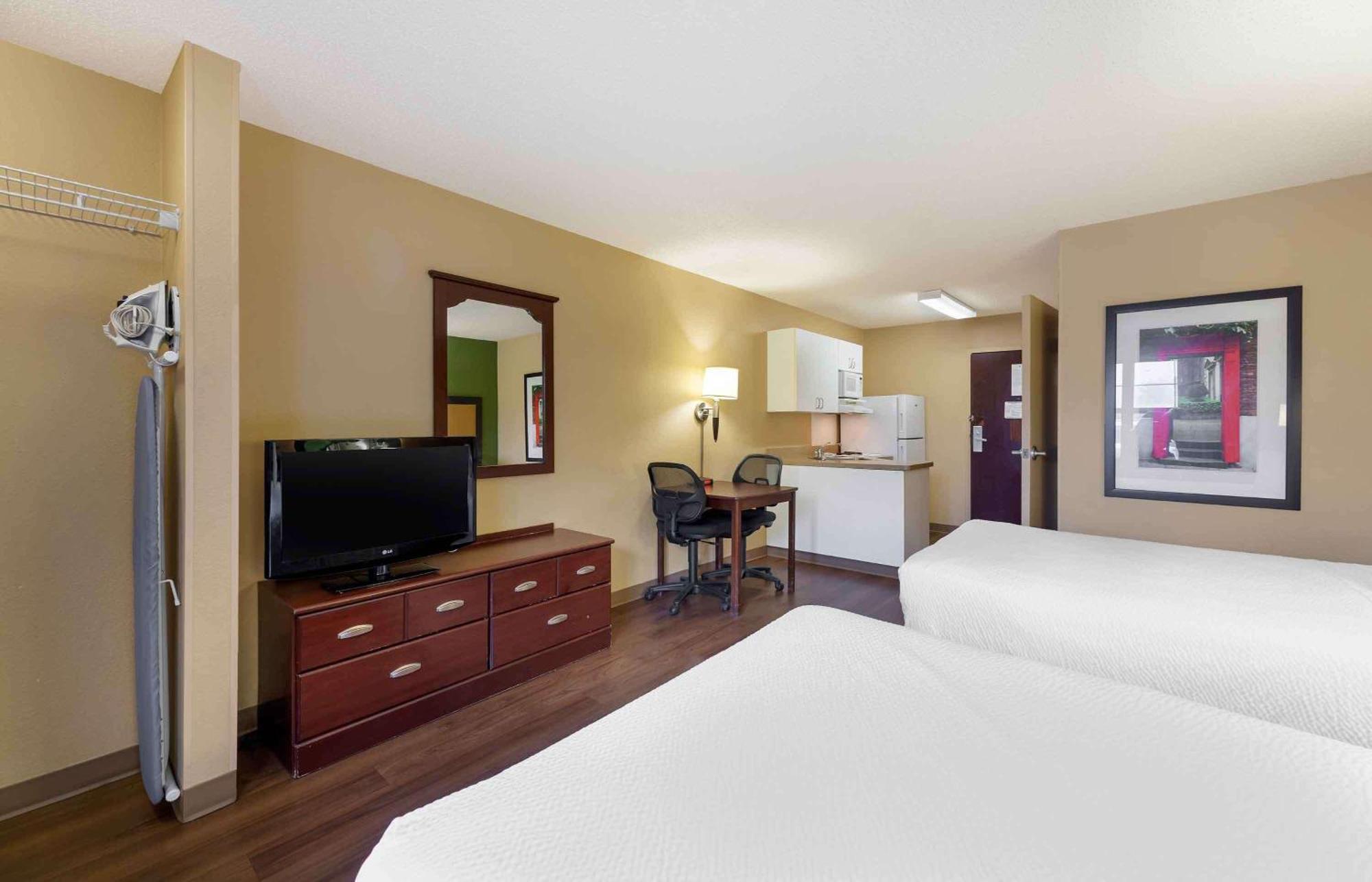 Extended Stay America Suites - Cleveland - Бруклин Экстерьер фото