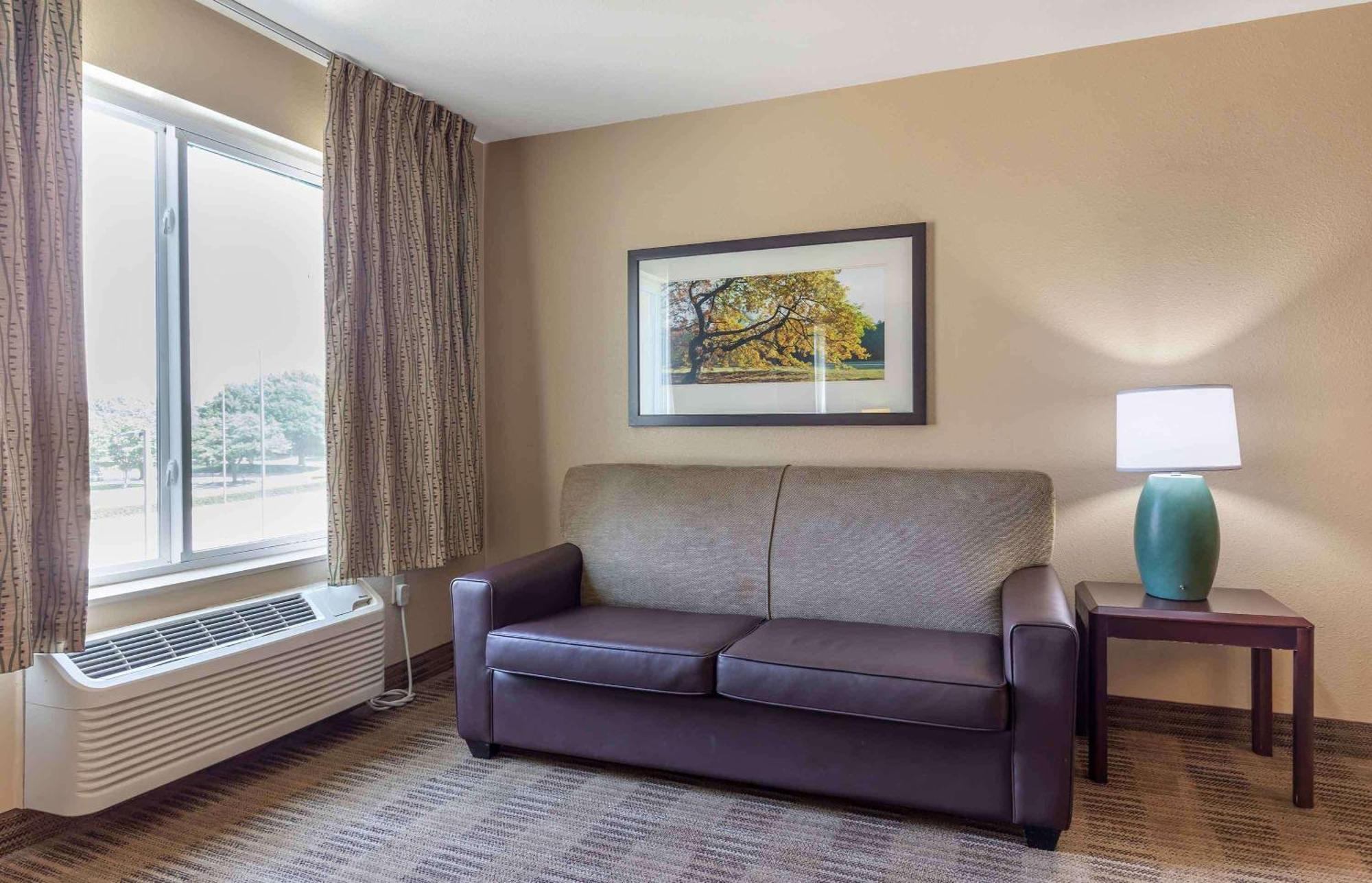 Extended Stay America Suites - Cleveland - Бруклин Экстерьер фото