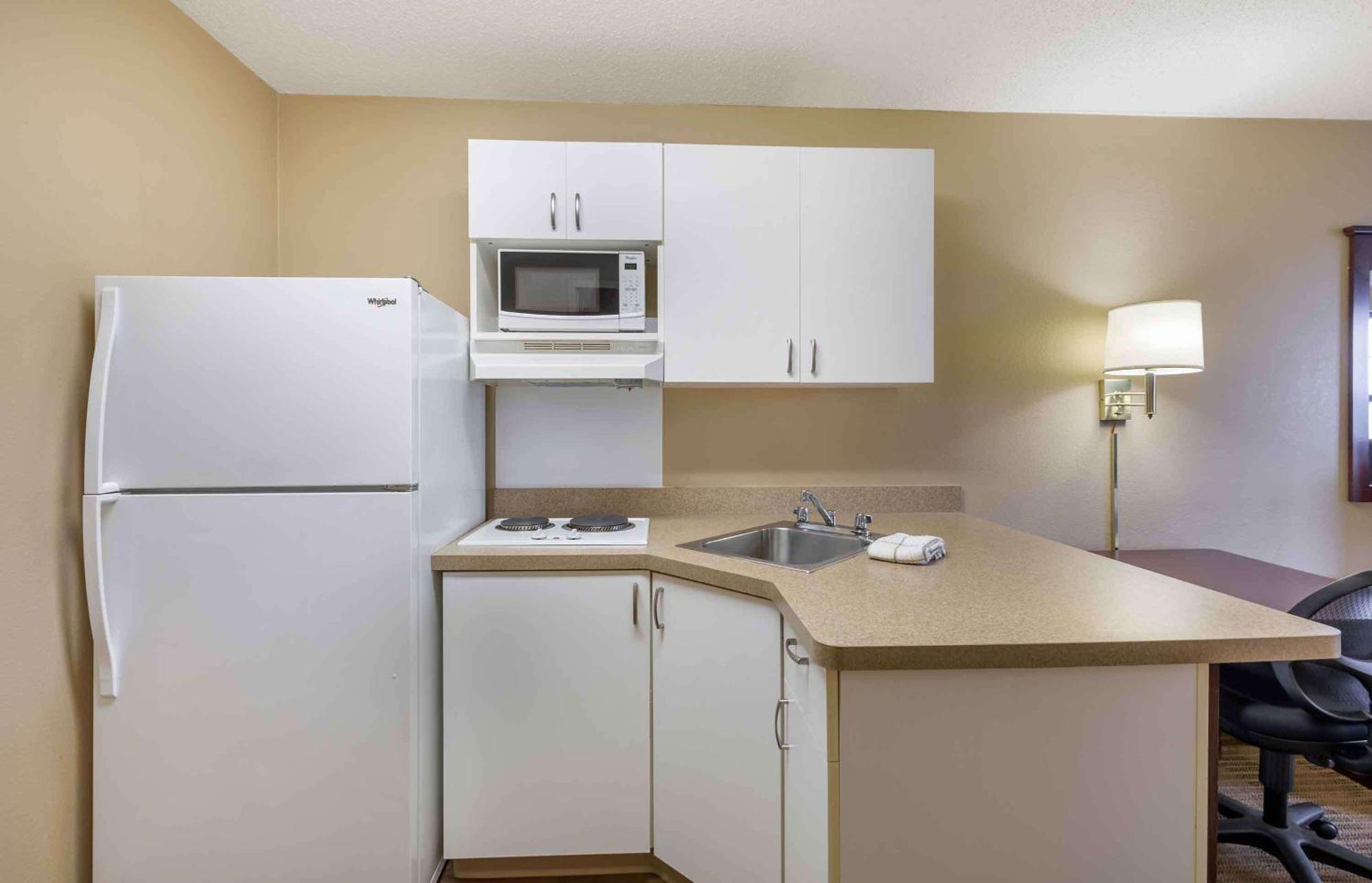 Extended Stay America Suites - Cleveland - Бруклин Экстерьер фото