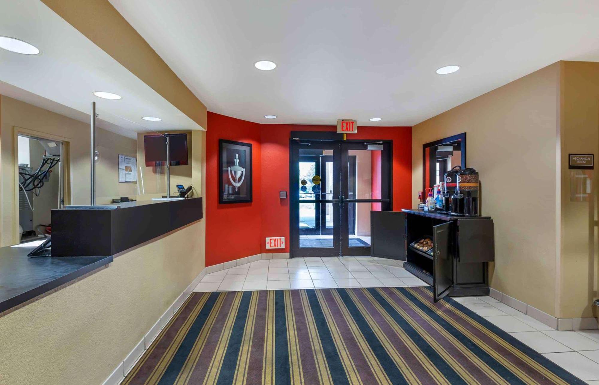 Extended Stay America Suites - Cleveland - Бруклин Экстерьер фото