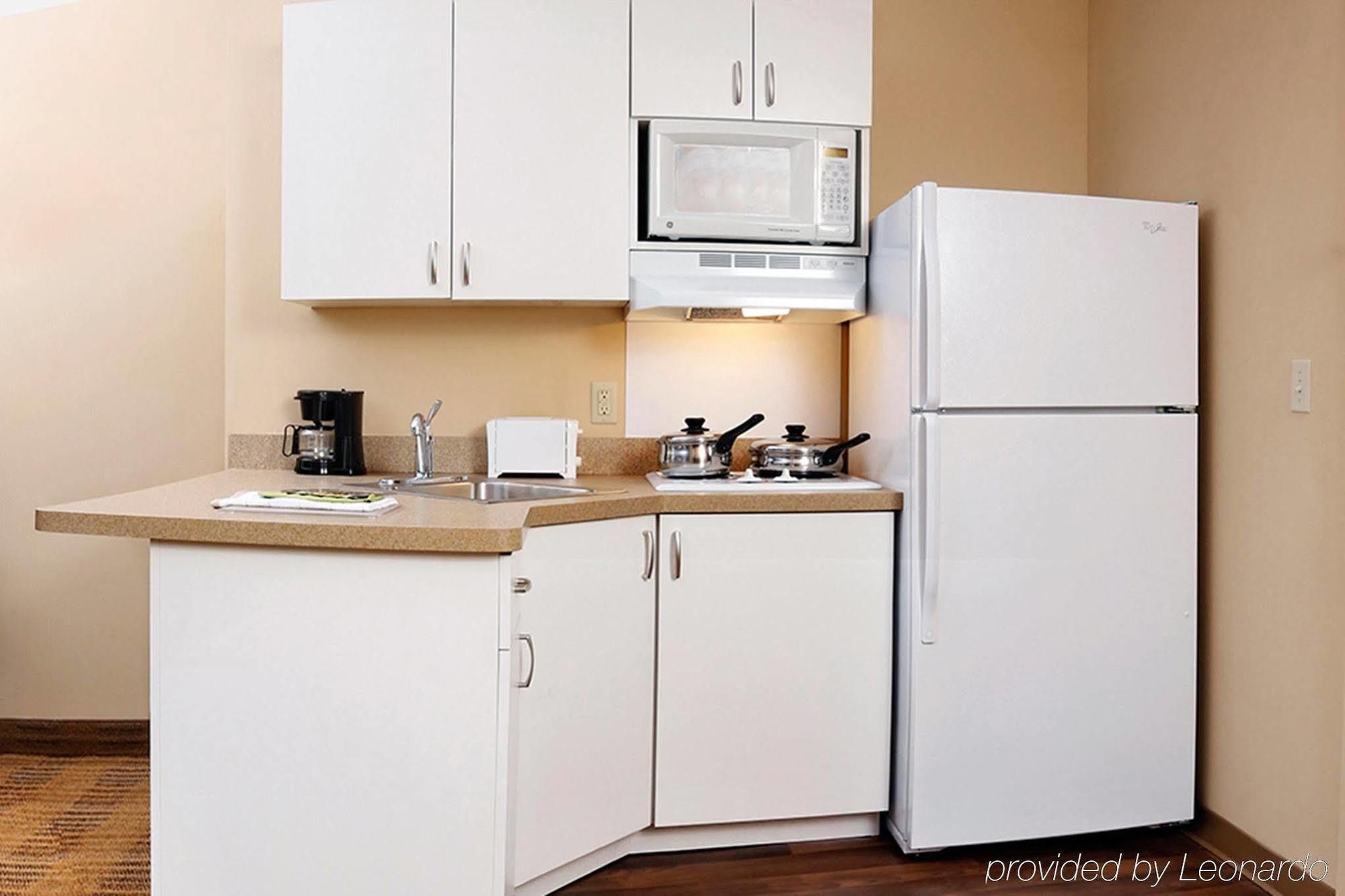 Extended Stay America Suites - Cleveland - Бруклин Экстерьер фото