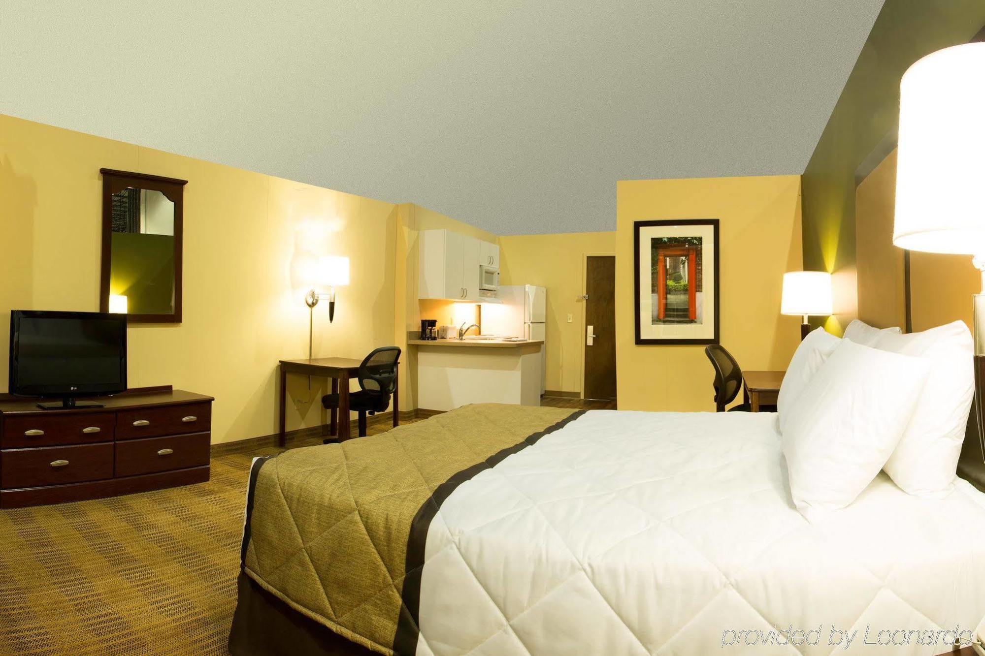 Extended Stay America Suites - Cleveland - Бруклин Экстерьер фото