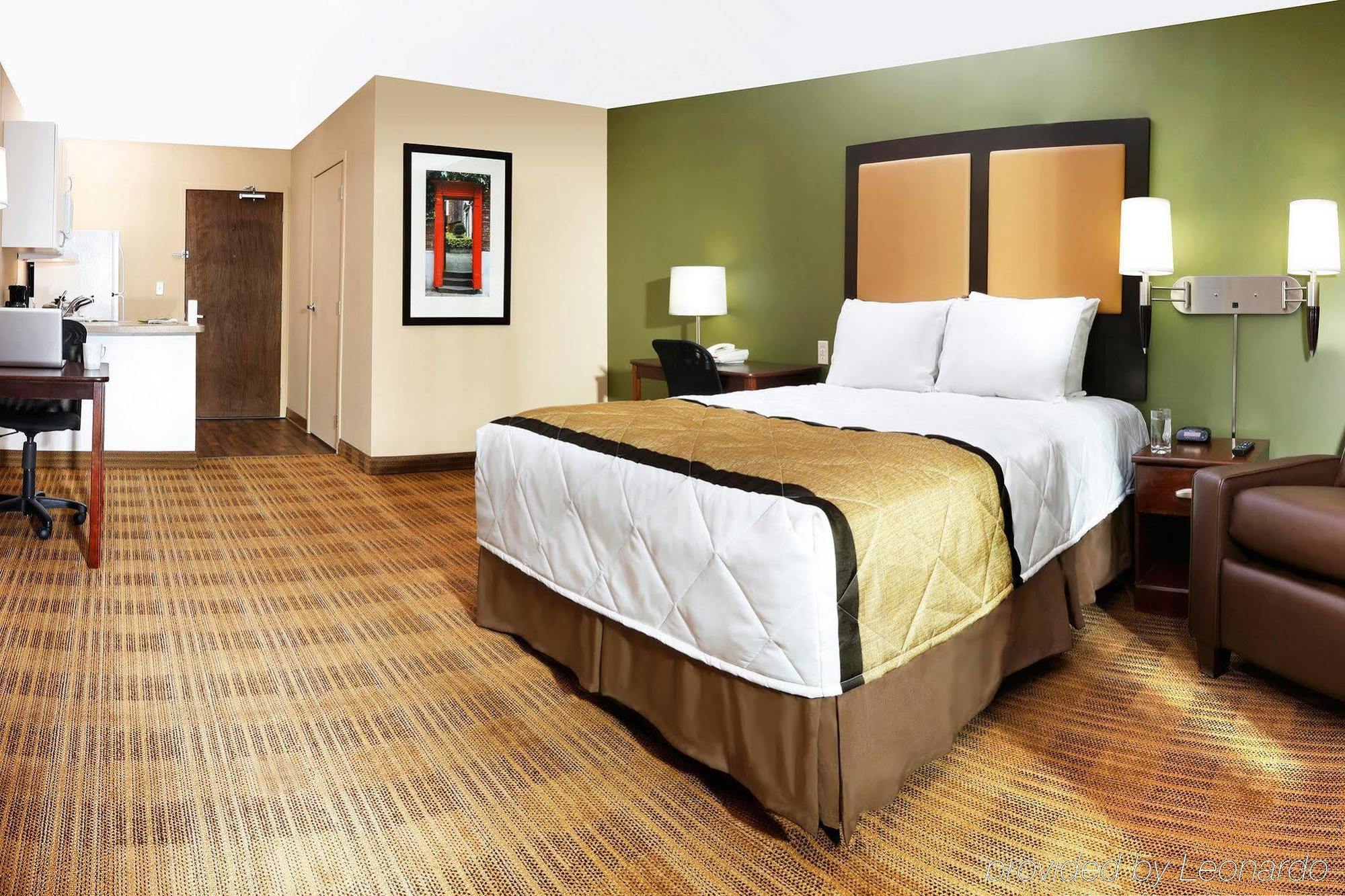 Extended Stay America Suites - Cleveland - Бруклин Экстерьер фото