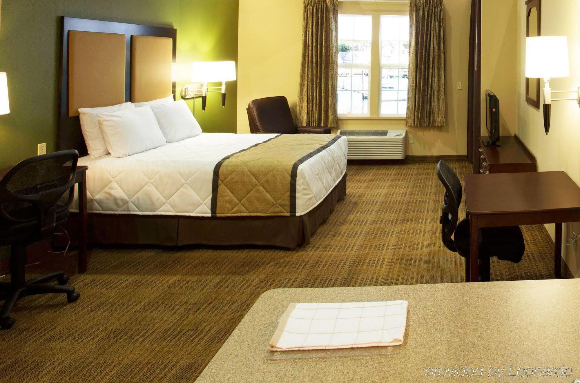 Extended Stay America Suites - Cleveland - Бруклин Экстерьер фото