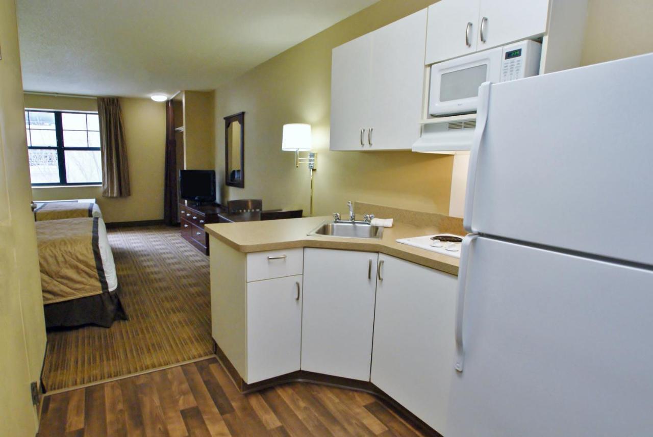 Extended Stay America Suites - Cleveland - Бруклин Экстерьер фото