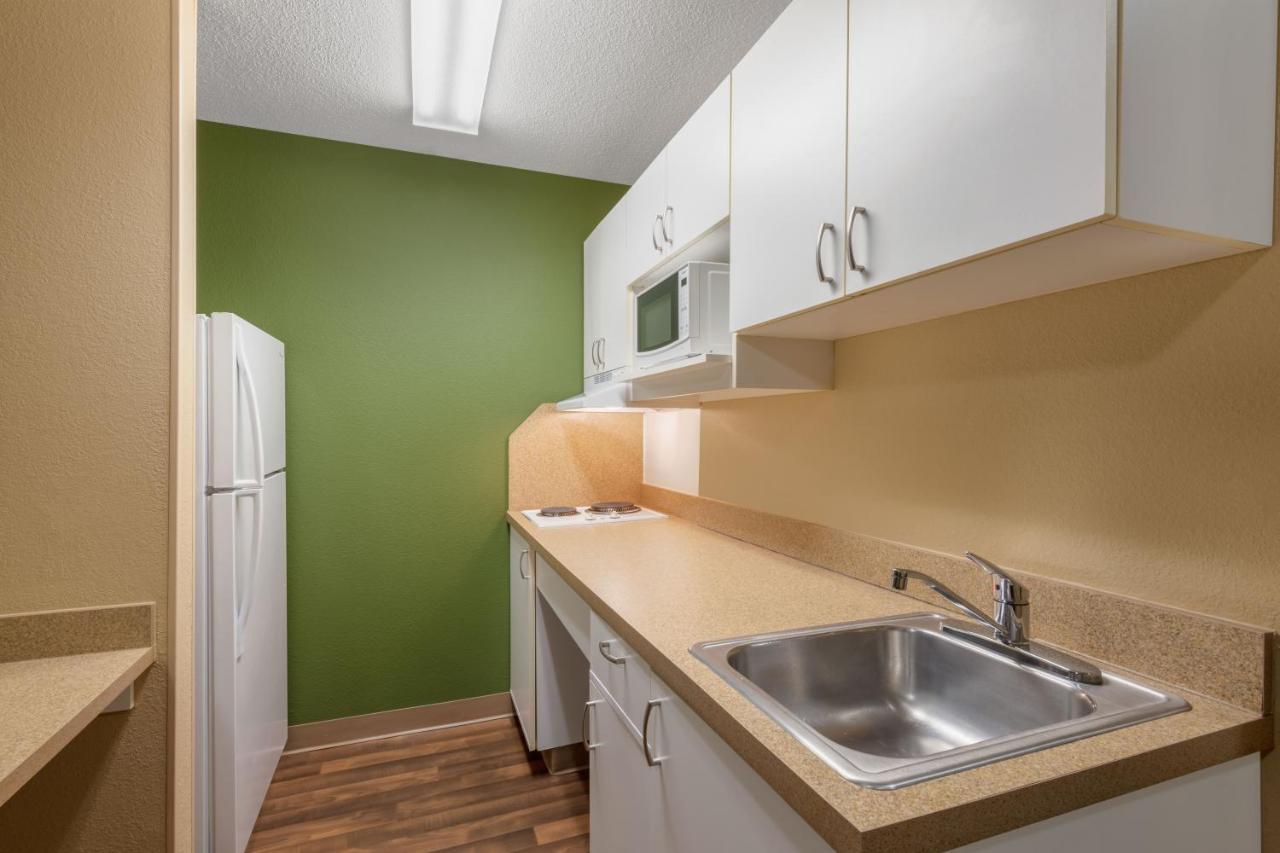 Extended Stay America Suites - Cleveland - Бруклин Экстерьер фото
